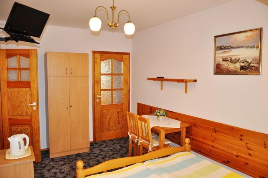 Jantar Hotel Ostrowo  Bagian luar foto